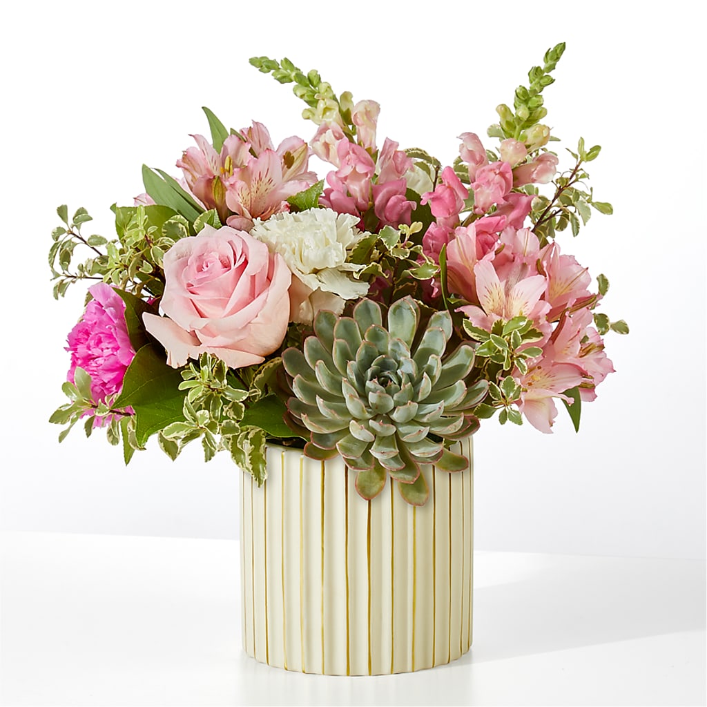 Magenta Musings Bouquet – MR D'S, Lander WY