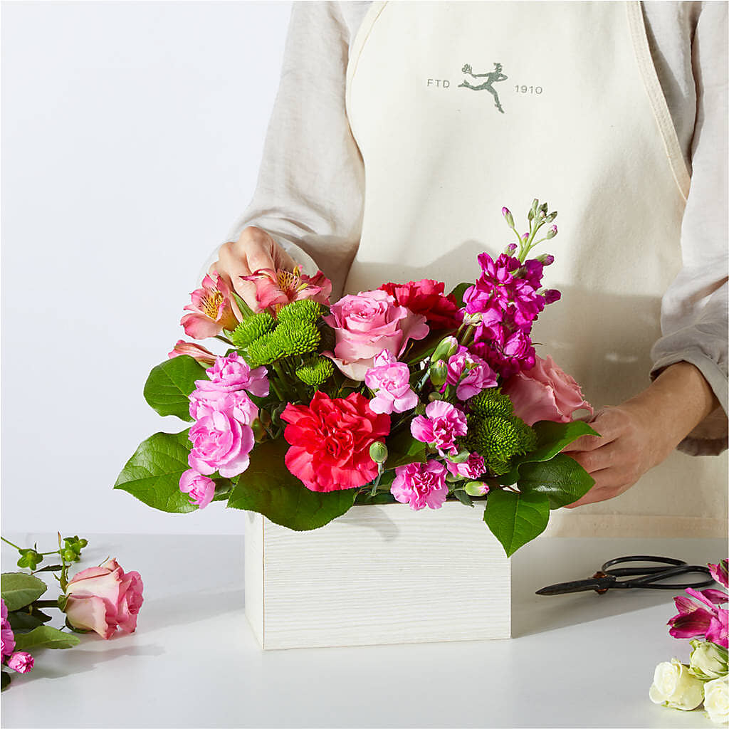 Sweetberry Box – A Florist Original – MR D'S, Lander WY