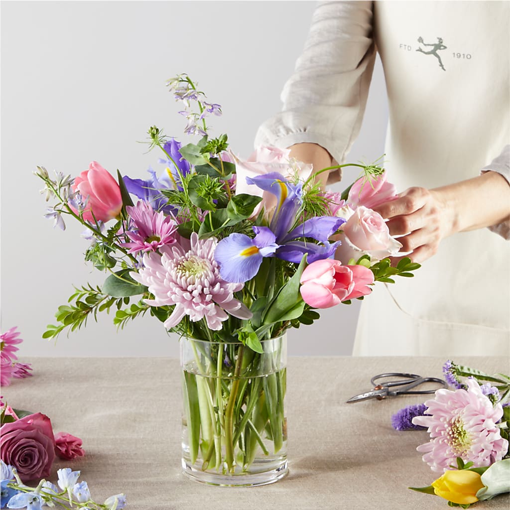 Pastel Tradition - A Florist Original – MR D'S, Lander WY