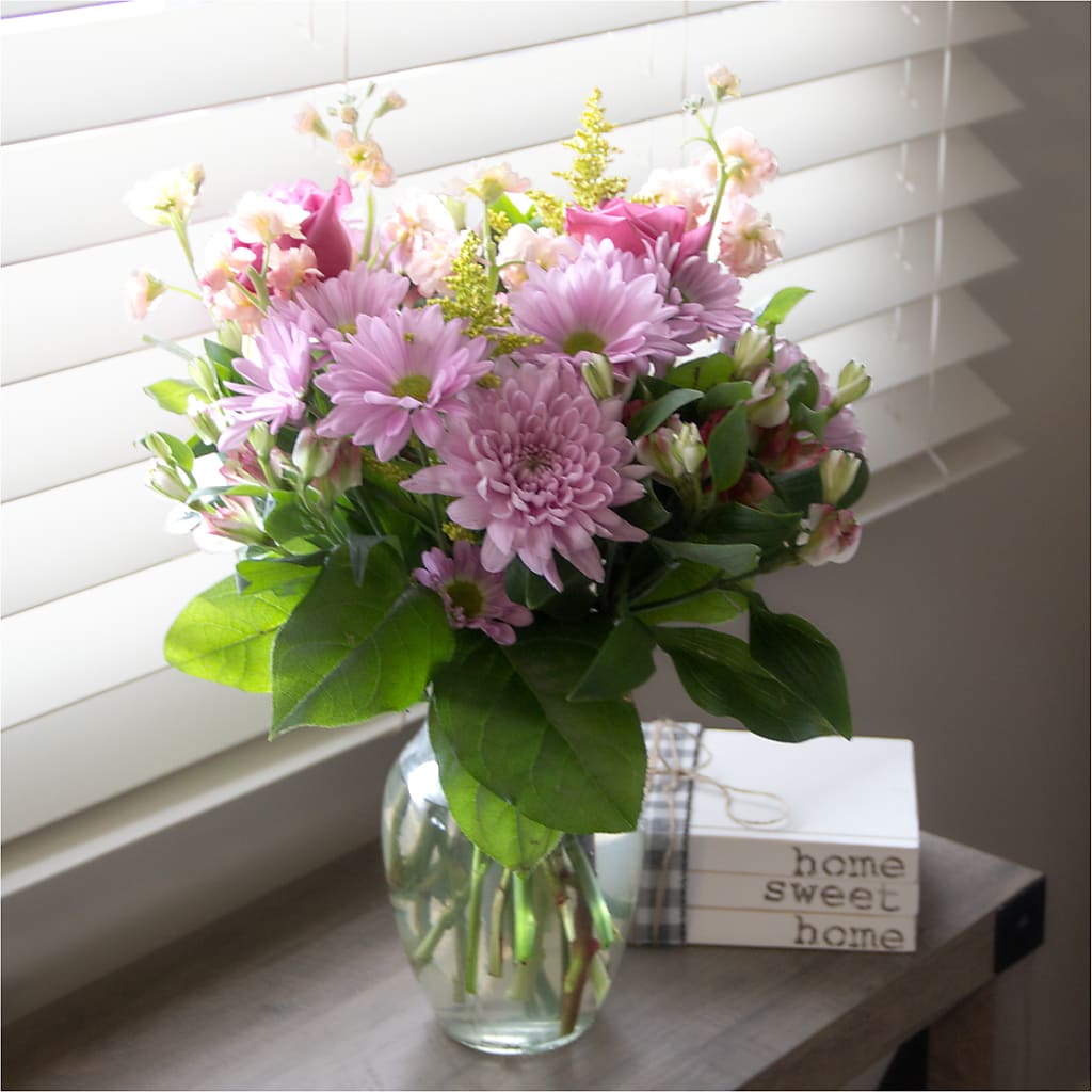 Pastel Tradition - A Florist Original – MR D'S, Lander WY